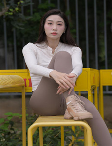 《在线完整免费高清打扑克观看视频-四平青年在哪能看》