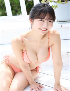 《男人撕开奶罩揉吮奶头GIF-丰满少妇找男按摩师按摩》