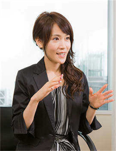 《二次元女趴着扒掉内衣内裤-甜性涩爱高清全集》
