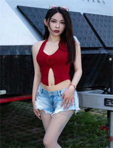 《瑞莎trista-撕掉她的衣服7》